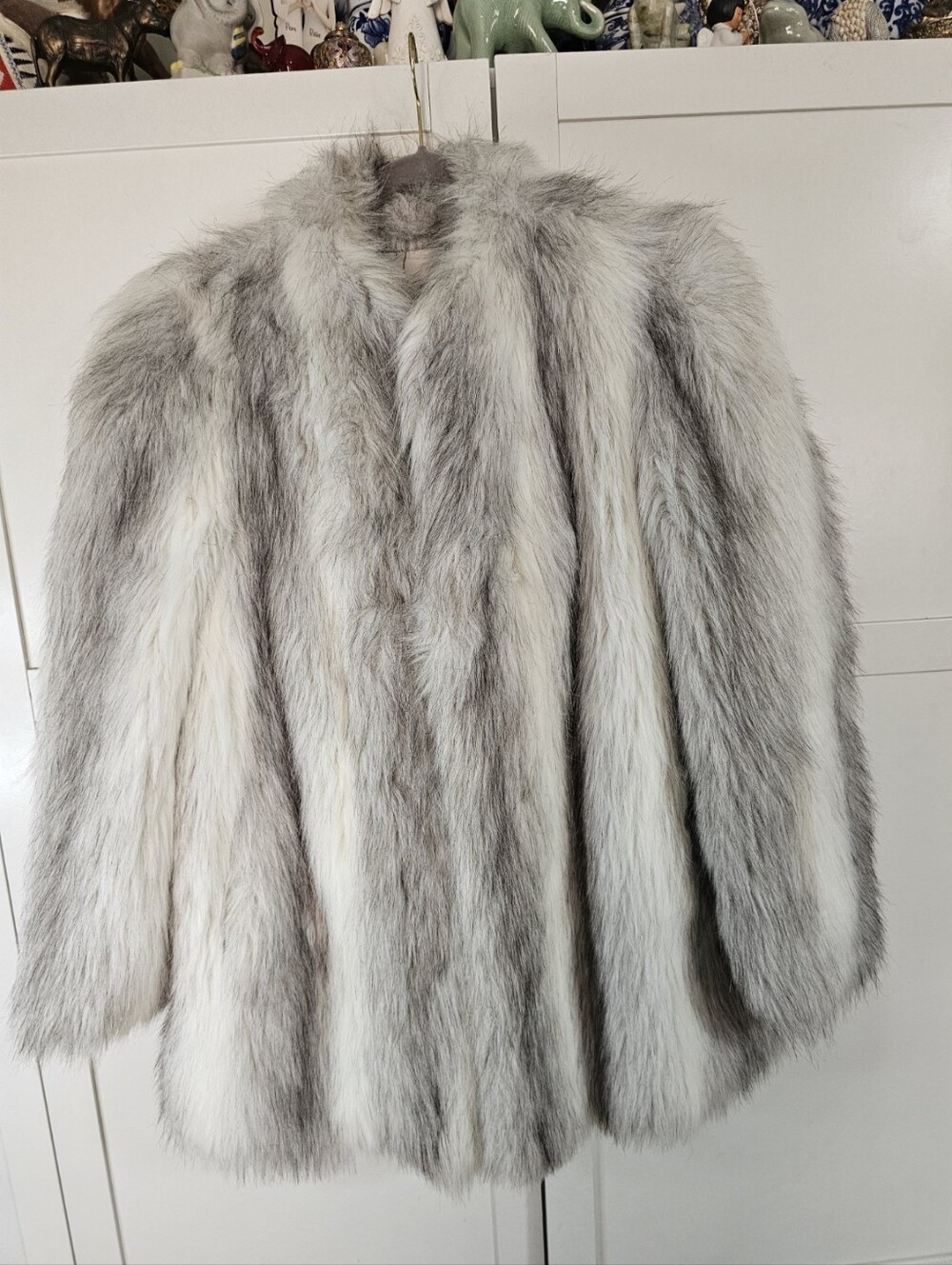 Casper Faux Fur Coat Women Gray White Luxury Plush Jacket Approx L XL 32"